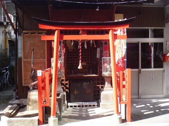Momozono Inari